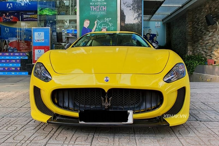 Mẫu xe sang thể thao Maserati GranTurismo sở hữu "trái tim" V8 4.2L cho công suất 402 mã lực và mô-men xoắn cực đại 420Nm, đi kèm là hộp số tự động ZF 6 cấp với lẫy chuyển số tích hợp trên vô lăng. Xe có thể chạy nước rút từ 0 - 100 km/h trong 5,2 giây trước khi cán tộc độ tối đa 285 km/h.