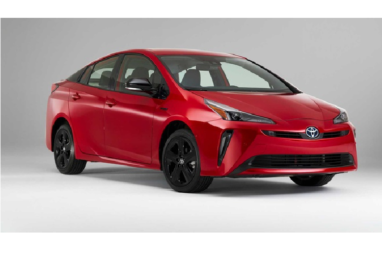 Phiên bản đặc biệt Toyota Prius 2020 Edition 2021 được ra đời để kỷ niệm 20 năm ngày Toyota mang mẫu xe hybrid tới thị trường Mỹ (năm 2001). Sẽ chỉ có 2.020 chiếc Prius phiên bản kỷ niệm được sản xuất trên toàn thế giới , đúng với tên xe