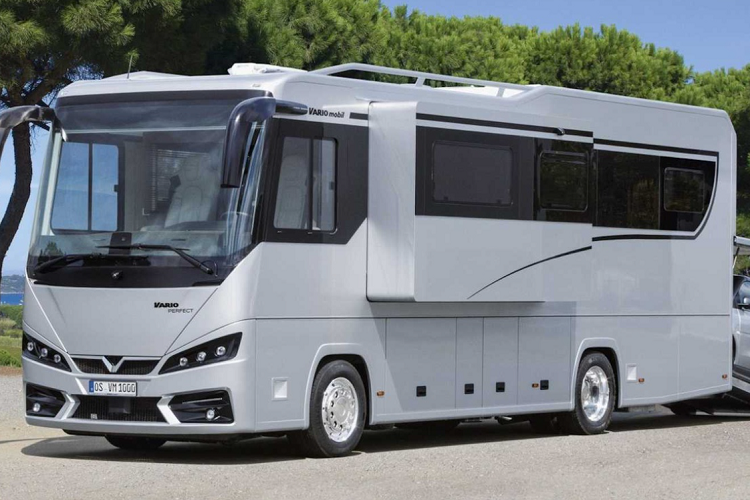 Nhà di động (motorhome) vốn là phương tiện được sử dụng cho mục đích du lịch và cắm trại, phục vụ nhu cầu di chuyển cho gia đình. Nhà di động có rất nhiều chủng loại với nhiều mức giá khác nhau tuỳ thuộc vào kích thước, hình dạng và chức năng và Vario Perfect 1200 mới là một trong số đó.