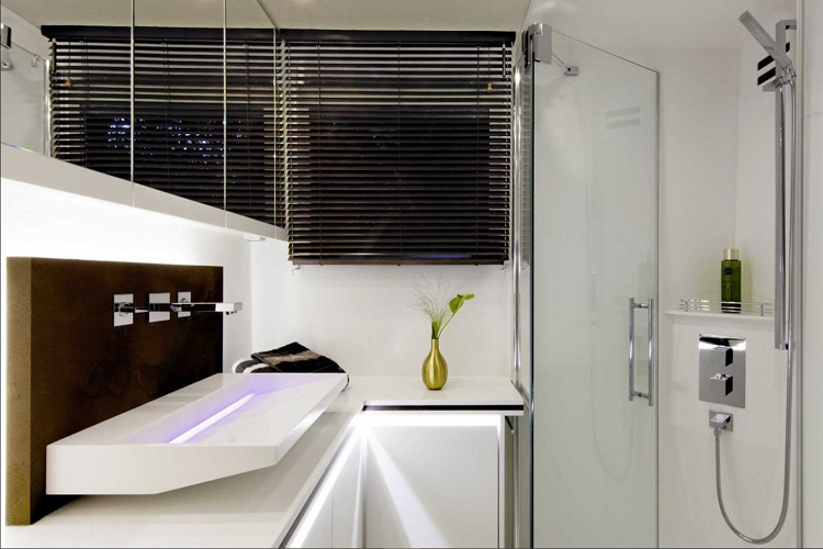 Variomobil cũng dành cho Perfect 1200 nhiều tuỳ chọn đi kèm, bao gồm máy giặt, máy sấy, máy phát điện dự phòng, điều hoà không khí và bộ sạc năng lượng mặt trời. Khách hàng cũng có thể lựa chọn các tiện ích giải trí như hệ thống âm thanh Bose hoặc Apple TV