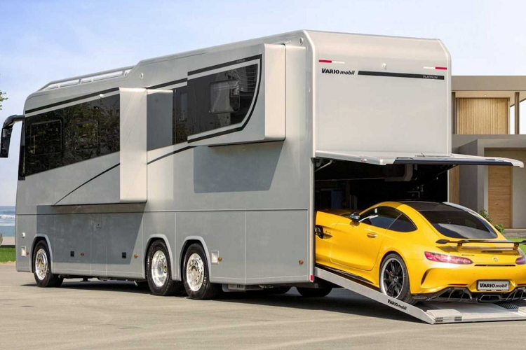 Nhà di động Vario Perfect 1200 đến từ thương hiệu Variomobil với giá bán khởi điểm khoảng 1 triệu USD. Nếu sử dụng thêm các tuỳ chọn, mức giá cho nhà di động này có thể lên đến gần 1,8 triệu USD (hơn 41 tỷ đồng). Khách hàng sẽ có thêm một khoang để xe phía sau. Khoang chở xe này có thể chứa một chiếc Mercedes-AMG GT hoặc một mẫu xe có kích thước tương tự Porsche 911.