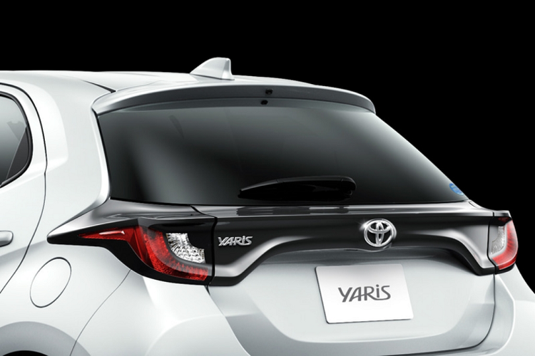 Yaris mới cũng là chiếc xe nhỏ gọn đầu tiên của Toyota sở hữu hệ thống dẫn động 4 bánh E-Four - chỉ dành riêng cho bản hybrid. Trong khi đó, hệ thống 4WD được cung cấp dưới dạng tùy chọn cho phiên bản xăng 1.5 L. Về mặt công nghệ, Toyota Yaris 2020 sở hữu hệ thống Toyota Safety Sense mới nhất, hệ thống thông tin giải trí tích hợp Display Audio…