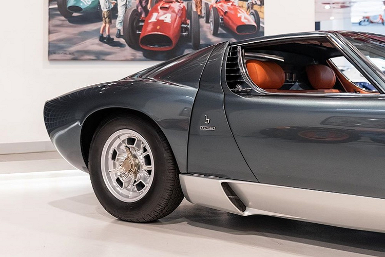 Chiếc siêu xe Lamborghini Miura SV cuối cùng rời khỏi Hoàng gia Ả-Rập Xê-Út vào năm 2005 và đến Mỹ. Tại nước Mỹ, chiếc siêu xe này được công ty Boblieff Motorcars phục chế hoàn toàn. Quá trình phục chế chiếc siêu xe được hoàn thành vào năm 2007.