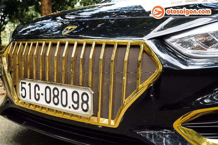 Trên thực tế, không phải ai cũng có đủ điều kiện kinh tế để sở hữu một chiếc siêu sang như Mercedes-Maybach có giá bán khởi điểm từ 7,4 - 14,8 tỷ đồng.