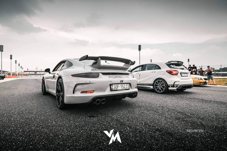 Trong đó, tất cả các xe tham dự đều được chủ nhân độ rất nhiều chi tiết từ body-kit, mâm xe tới remap tăng sức mạnh động cơ. Được biết, buổi offline này chỉ là "tiền đề" trước sự kiện xe độ thường niên được tổ chức mỗi năm 1 lần chuẩn bị diễn ra vào đầu năm 2021 tới đây.