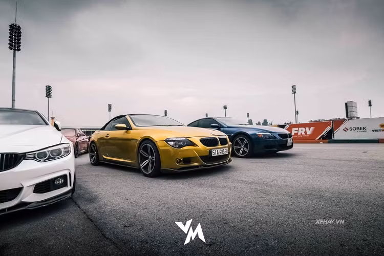 Chiếm số lượng đông đảo nhất trong buổi offline vừa qua là dàn xe nhà BMW với 2 chiếc M6 màu xanh dương và vàng cực hiếm hay đội ngũ từ 3-Series, 5-Series, 6-Series tới i8.