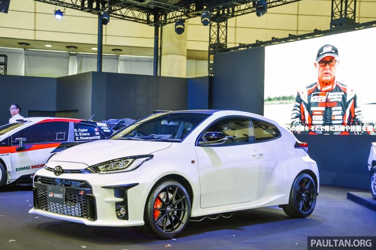 Tham gia triển lãm Tokyo Auto Salon 2020 hiện đang diễn ra tại Nhật Bản, hãng Toyota đã thu hút sự chú ý khi vén màn phiên bản hiệu suất cao hoàn toàn mới của dòng xe hatchback cỡ B quen thuộc Yaris. Được gọi bằng cái tên Toyota GR Yaris 2020 mới, mẫu xe này chính là đối thủ của Ford Fiesta ST, Renault Clio RS và Volkswagen Polo GTI.