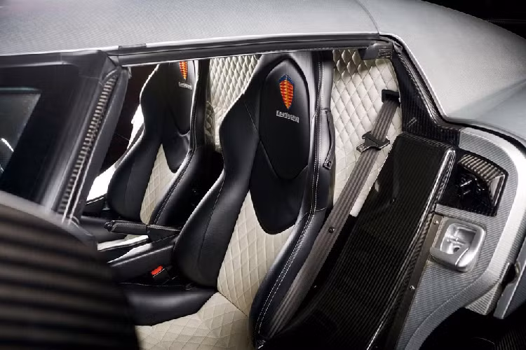 Có thể thấy, ngày nay, nếu bạn không đủ tiền để sở hữu những siêu phẩm đắt đỏ của các hãng như Pagani, Koenigsegg hay Bugatti... nhưng lại muốn trải nghiệm tốc độ trên những mẫu xe hàng đầu của các hãng này có thể nghĩ đến phương án thuê xe từ các đại lý nhưng phải tính toán thật kỹ số tiền bỏ ra để không bị "dụ" thuê xe nhưng thực chất chi phí bỏ ra gần bằng mua xe mới.