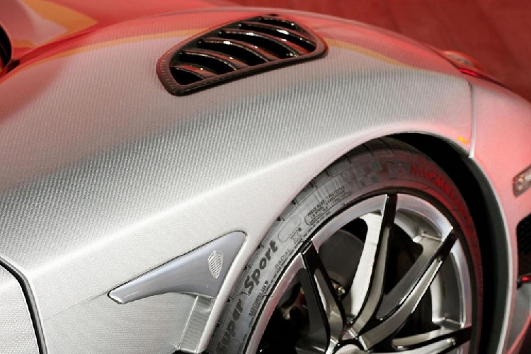 Vẫn chưa rõ liệu các đối tác như Luxury Lease Partners có cho phép người thuê tiềm năng mua đứt chiếc hypercar của Thụy Điển sau khi kết thúc hợp đồng hay không. Tuy nhiên, con số phải trả sau 5 năm là quá cao và các đại gia có thể tính đến các phương án khác như thuê những siêu phẩm đỉnh hơn ở thời điểm hiện tại hay mua đứt chiếc Koenigsegg CCXR Trevita ngay từ ban đầu.