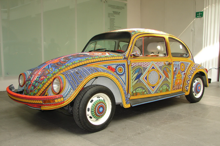 Volkswagen Beetle Vochol được trưng bày tại một bảo tàng ở Guadalajra (Mexico), trước khi xuất hiện trong các triển lãm tại thành phố Mexico City.