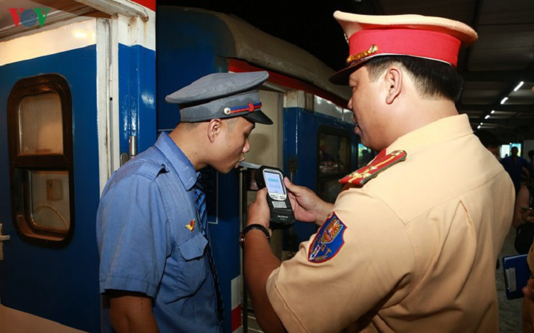 Moi ngay co khoang 500 lai xe bi xu ly vi pham nong do con-Hinh-4