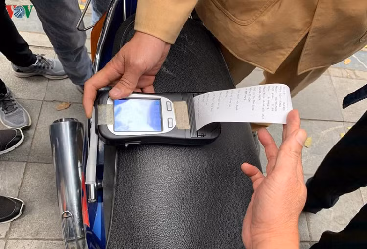 Moi ngay co khoang 500 lai xe bi xu ly vi pham nong do con-Hinh-3