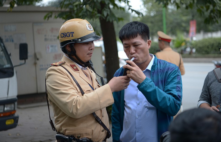 Moi ngay co khoang 500 lai xe bi xu ly vi pham nong do con-Hinh-2