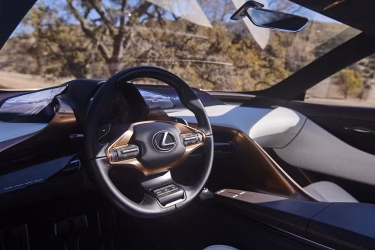 Mức giá xe Lexus LQ 2022 được dự đoán từ 80.000 tới 100.000 USD (tương đương 1,9 tới 2,3 tỷ đồng) cho phiên bản cao nhất, chưa kể tùy chọn đi kèm.