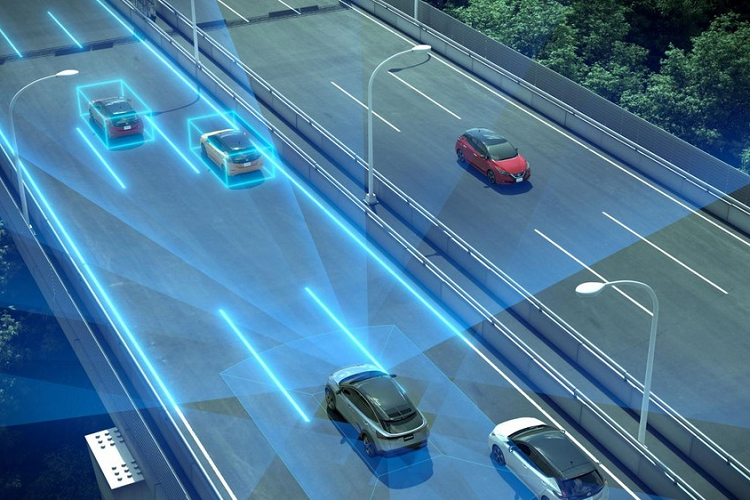 Nissan có trang bị cho Ariya hệ thống hỗ trợ tài xế tân tiến ProPILOT 2.0 mới nhất, cũng như hệ thống đỗ xe từ xa ProPILOT Remote Park. Với ProPILOT 2.0, tài xế có thể bỏ tay khỏi vô lăng trong một số tình huống nhất định. Làm nên hệ thống này là 7 camera, 5 radar sóng milimet, và 12 cảm biến sonar siêu thanh. Giá xe Nissan Ariya 2021 khởi điểm từ 5 triệu yên (tương đương 1 tỷ đồng), xe sẽ bắt đầu được giao tới tay khách hàng vào giữa năm 2021 tại Nhật Bản. Các thị trường châu Âu, Bắc Mỹ, và Trung Quốc nhận xe vào cuối năm 2021.