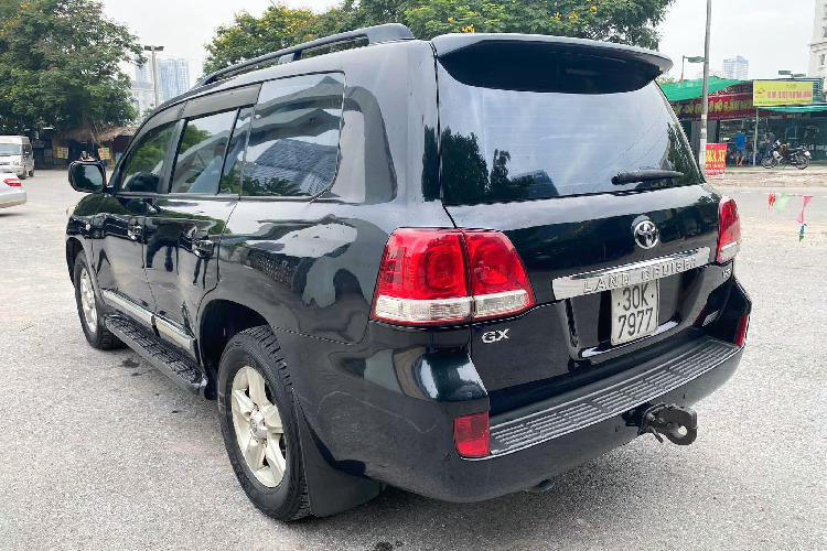 Hơn 60 năm kể từ khi được ra đời cho đến nay, dòng Land Cruiser đã mang lại nhiều danh tiếng cho thương hiệu xe Toyota. Lịch sử phát triển của Land Cruiser tượng trưng cho chất lượng, độ bền và độ tin cậy cho hãng xe Nhật Bản. Trong suốt quá trình phát triển qua nhiều thế hệ, Land Cruiser vẫn luôn được thiết kế để vận hành bền bỉ trong những điều kiện khắc nghiệt nhất.