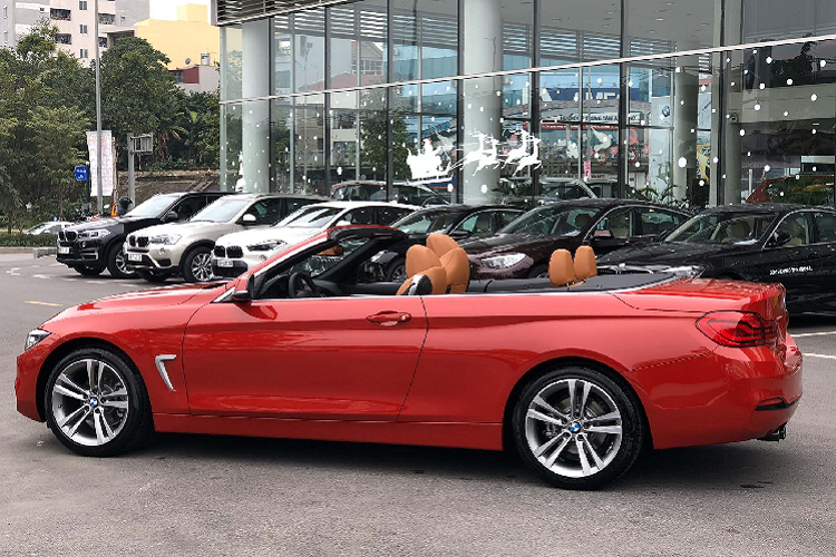 Trên thị trường, BMW 4 Series convertible là đối thủ cạnh tranh trực tiếp với Mercedes-Benz E-Class convertible hay Audi A5 convertible.
