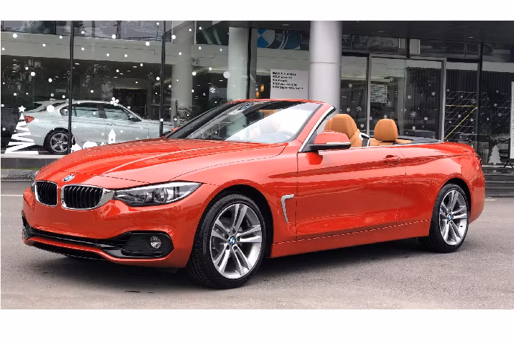 Mẫu xe BMW 420i 2019 mới sở hữu diện mạo trẻ trung với kiểu dáng thiết kế thể thao. Bên dưới nắp ca-pô 420i là động cơ xăng 4 cyl thẳng hàng dung tích 2.0L tăng áp cho công suất tối đa 185 mã lực tại 5.500 vòng/ phút và mô-men xoắn cực đại 270Nm đạt được tại 1.250 – 4.500 vòng/ phút.