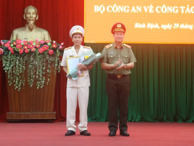 6 thang, Bo Cong an dieu dong, bo nhiem 15 giam doc cong an tinh-Hinh-12
