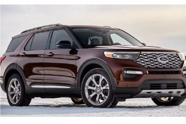9. Ford Explorer (giá khởi điểm: 32.675 USD)