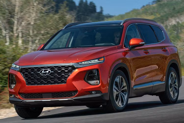 2. Mẫu xe SUV Hyundai SantaFe 2020 (giá khởi điểm: 26.275 USD)