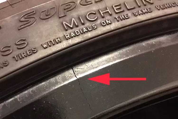 Trước đó khá lâu, chất lượng của bộ vành trên C7 Z06 và Grand Sport cũng đã từng trở thành chủ đề gây chú ý, theo báo cáo từ Corvette Bloggers.