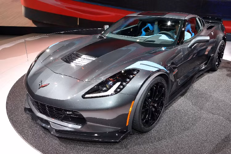 Văn phòng luật này cho biết thêm rằng mặc dù đưa ra chính sách bảo hành trọn bộ trong vòng 3 năm hoặc 58 000 km, toàn bộ hệ thống GM đã đều từ chối áp dụng chính sách này với những khách hàng có xe bị nứt bánh. Không chỉ vậy, các vết nứt trên phần vành còn càng trở nên nguy hiểm khi sẽ dẫn tới hiện tượng thủng, thậm chí là nổ lốp.