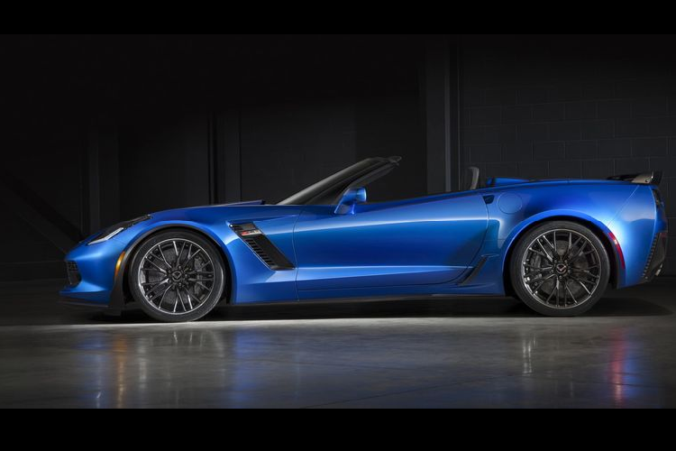 Hãng xe Chevrolet Mỹ bị cáo buộc đã sử dụng vật liệu rẻ tiền trong quá trình rèn, đồng thời dùng ít vật liệu hơn trong khi cố gắng cắt giảm trọng lượng của hệ thống treo trên 2 chiếc siêu xe Chevrole Corvette.