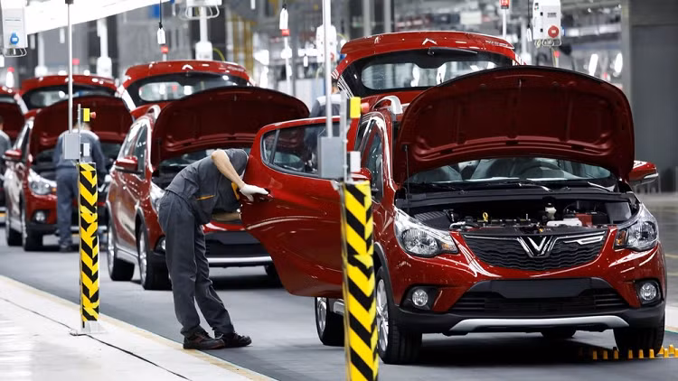 Khong nen keo dai muc giam 50% le phi truoc oto lap rap?