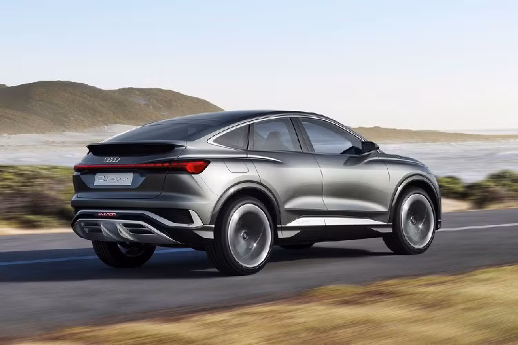 Dự kiến, xe sẽ bắt đầu được bán ra từ mùa xuân năm sau. Giá xe Audi e-tron Sportback 2021 khởi điểm có thể sẽ vào khoảng 45.000 USD, tương đương hơn 1 tỷ đồng.