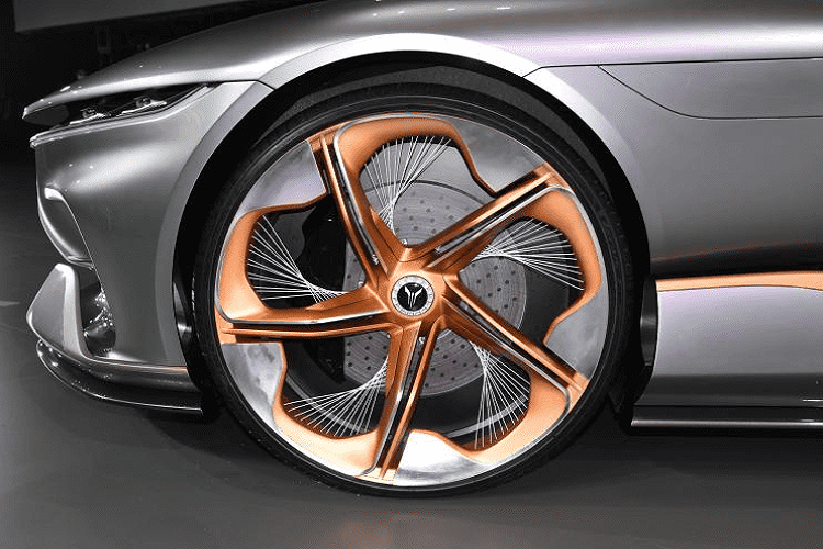 Nó sẽ được ra mắt trong năm tới, theo sau đó là một mẫu SUV cũng trong năm tới, và rồi đến lượt một mẫu MPV trong năm 2022. Ngoài ra, ta có thể thấy nhà sản xuất còn tính toán làm một mẫu xe thể thao cỡ nhỏ nữa.