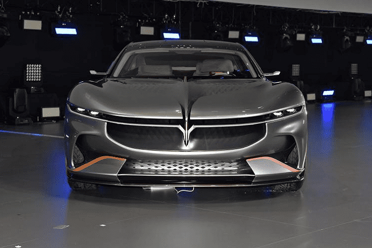 Phiên bản sản xuất thương mại của Voyah i-Land chạy điện sẽ có cài đặt hệ thống tự lái Cấp 3, và một hệ thống kết nối tân tiến gọi là Windlink 4.0.