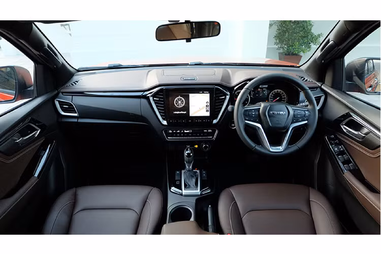 Bán tải Isuzu D-Max thế hệ mới được giới thiệu vào cuối tháng 10 năm ngoái sẽ là nền tảng để phát triển BT-50 thế hệ thứ 3 hoàn toàn mới. Việc phát triển từ chung một bộ khung gầm Isuzu Dynamic Drive Platform mới của Isuzu D-Max, nên kiểu dáng của BT-50 mới ảnh hưởng rất nhiều từ D-Max mới về mặt tổng thể. Điều này giống như Mercedes-Benz X-Class mang thiết kế tương đồng với mẫu Nissan Navara.