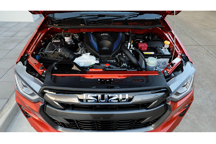 Như vậy, Mazda BT-50 thế hệ hiện tại đang bán tại Việt Nam sẽ là sản phẩm cuối cùng của dòng BT-50 được chia sẻ trực tiếp với Ford Ranger. Khi Ford Ranger và Mazda BT-50 thế hệ hiện tại được giới thiệu từ năm 2011 và được lắp ở cùng một nhà máy ở Thái Lan.