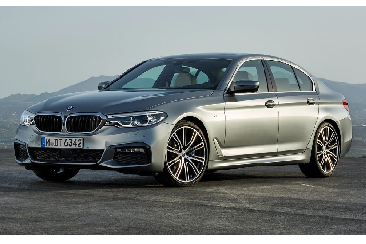 BMW 7-Series bản nâng cấp mới (740Li LCl giá 5,599 tỷ đồng) không có mặt trong danh sách ưu đãi Tết năm nay, còn bản cũ với ba phiên bản 730Li, 740Li và 750Li được giảm giá lần lượt là 165 - 160 triệu đồng. Như vậy, 730Li hiện có giá 3,934 tỷ đồng, 740Li giá 5,199 tỷ đồng và 750Li vẫn có giá 9,299 tỷ đồng.