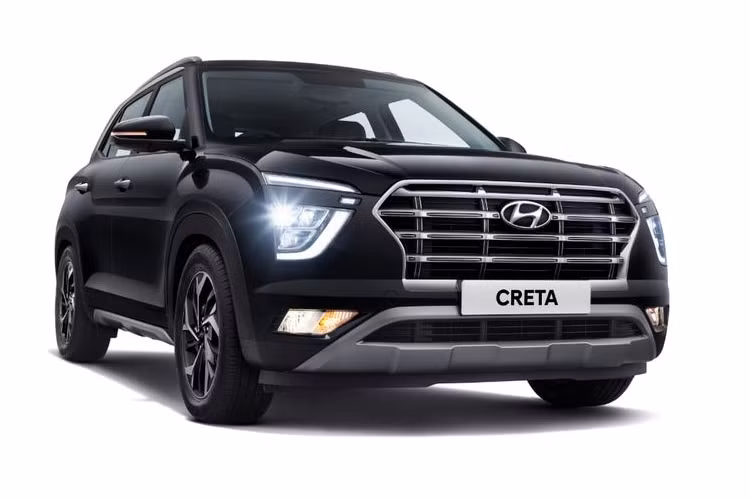 Đối với khoang cabin, sự khác biệt của Hyundai Creta tại thị trường Đông Nam Á so với thị trường Ấn Độ chủ yếu tới từ việc được bổ sung thêm 2 ghế phía sau, nâng tổng số ghế ngồi lên con số 7. Ngoài ra, mẫu CUV cỡ nhỏ có xuất xứ từ Hàn Quốc cũng có thể sở hữu thêm các trang bị như camera 360 độ hay đèn viền nội thất.