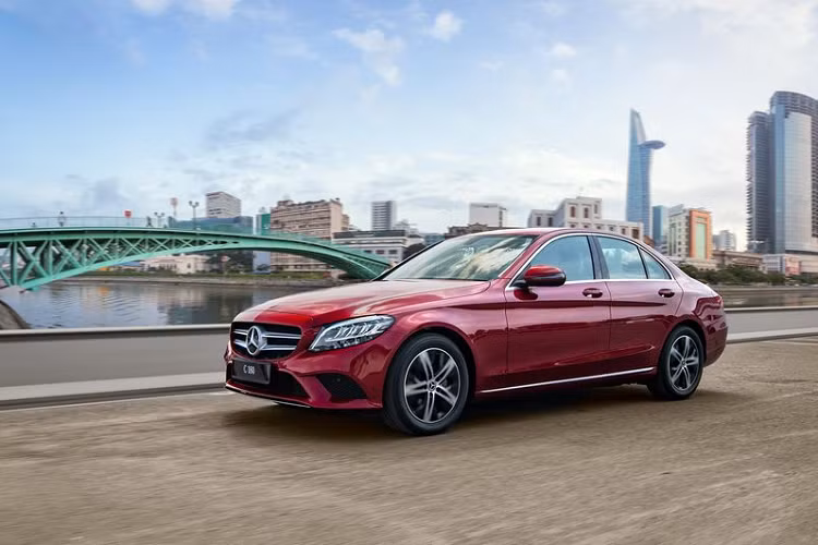 C 180 &amp; C 200 Exclusive 2020 được bảo hành chính hãng 3 năm (có thể mở rộng thành 5 năm) tại hệ thống đại lý &amp; xưởng dịch vụ ủy quyền lớn nhất trên thị trường xe sang - với 16 chi nhánh.