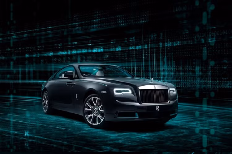 Khoang lái của mẫu xe siêu sang này được đánh giá là đạt độ sang trọng tuyệt đối. Thông tin về giá xe Rolls-Royce Wraith Kryptos phiên bản đặc biệt này vẫn chưa được Rolls-Royce công bố, có lẽ sẽ phụ thuộc vào mức cá nhân hóa của khách hàng.