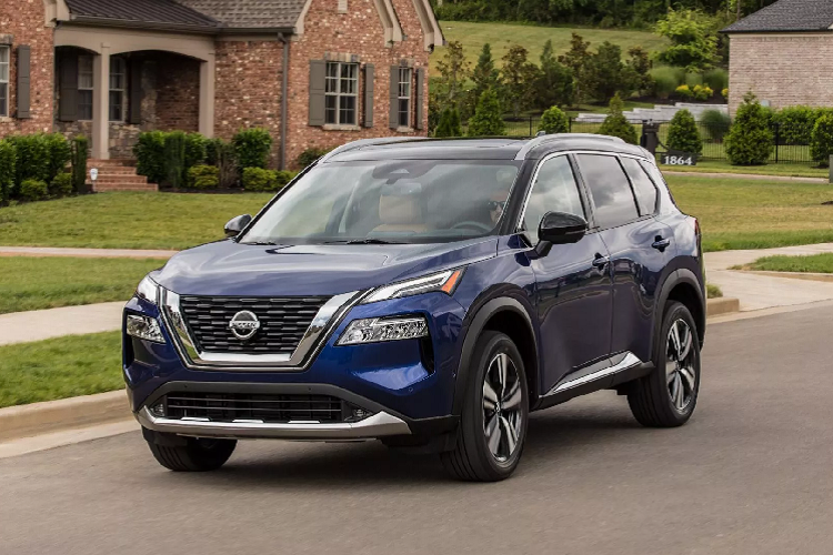 Sau khi công bố thế hệ mới của Nissan X-Trail 2021 mới (Rouge) vài tháng trước, hãng xe Nhật đã chốt giá bán cho mẫu SUV của mình như sau: X-Trail S FWD 25,650 USD; X-Trail SV FWD 27,340 USD; X-Trail SL FWD 32,000 USD; X-Trail Platinum FWD 35,430 USD; X-Trail S AWD 27,050 USD; X-Trail SV AWD 28,740 USD; X-Trail SL AWD 33,400 USD; X-Trail Platinum AWD 36,830 USD.