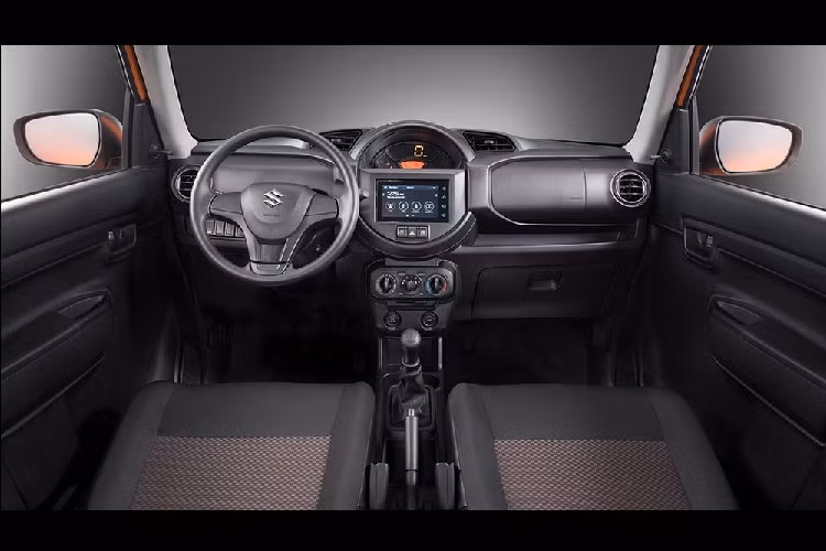 Về trang bị, Suzuki S-Presso 2020 tại thị trường Philippines có cửa sổ chỉnh điện, ổ điện 12V, ghế bọc nỉ và màn hình cảm ứng 7 inch của hệ thống thông tin giải trí với kết nối Bluetooth. Nếu hàng ghế sau dựng lên, mẫu SUV cỡ nhỏ này có khoang hành lý 239 lít.