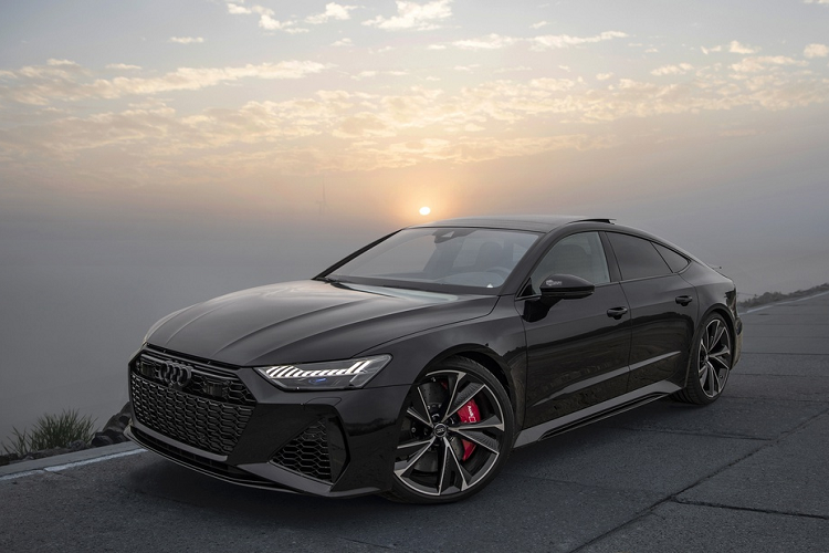 Giá xe Audi RS7 Sportback 2021 chưa được công bố.