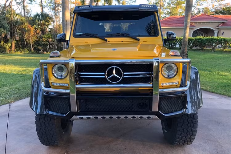 Một số nguồn tin cho biết, chiếc Mercedes-Benz G63 AMG 6x6 hàng độc tại Việt Nam được nhập khẩu từ thị trường Mỹ, cụ thể hơn là xe từng được rao bán ở bang Florida vào ngày 19 tháng 12 năm 2018 với mức giá bán khoảng 1,3 triệu đô la, tương đương 30,2 tỷ đồng. Lúc rao bán, xe đã chạy được quãng đường dài 10.723 miles, tương đương 17.256 km.