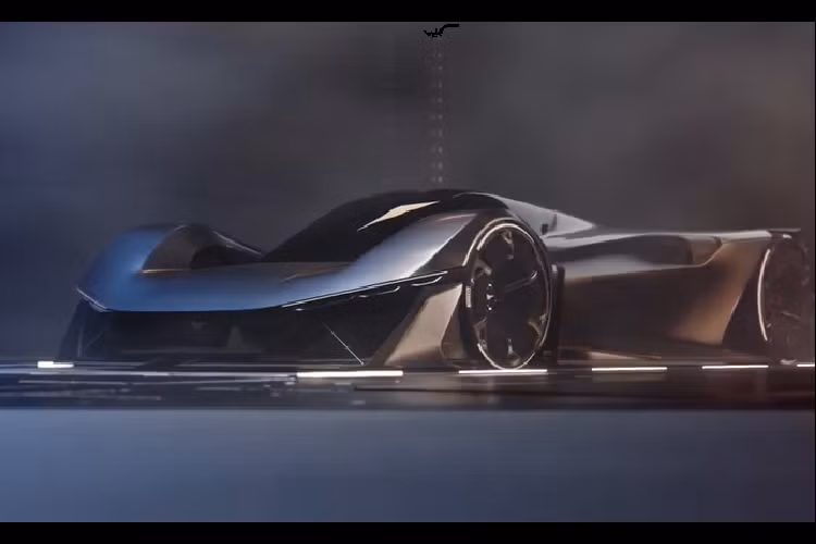 Cậu sinh viên Ukil đã lấy nguồn cảm hứng từ những mẫu Mustang quá khứ và hiện tại, bao gồm Mach-E, nhưng cũng nhìn vòa cả những chiếc xe đua Group C Le Mans.