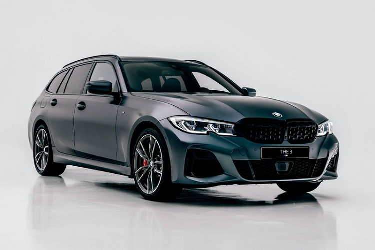 Được sản xuất giới hạn với 340 chiếc trên toàn thế giới, BMW M340i xDrive Touring First Edition mới đã có màn ra mắt diện mạo khá chi tiết trong một buổi chụp hình tại studio do BMW Tây Ban Nha phát hành.