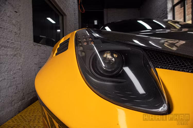 Để không bị bão hoà, Ferrari LaFerrari giới hạn chỉ được sản xuất 499 chiếc trên toàn cầu và những người đủ điều kiện mua xe còn phải ký hợp đồng không rao bán lại siêu phẩm này sau 18 tháng sử dụng. Ferrari muốn tránh tình trạng mua đi bán lại để kiếm lời của những dân buôn xe nên điều khoản này bắt buộc phải có.