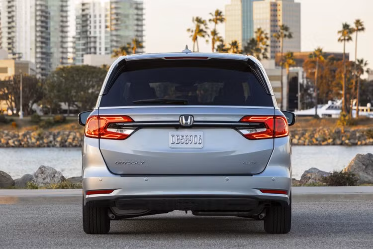 Mức giá được bán ra cho các phiên bản lần lượt như sau: LX: 32.910 USD; EX: 36.310 USD; EX-L: 39.580 USD; Touring: 43.620 USD; Elite: 48.940 USD. Theo dự kiến, mẫu xe này đang được sản xuất và sẽ chính thức ra mắt và đến tay khách hàng từ ngày 03/08/2020 tới đây.