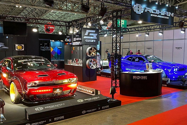 Rohan không phải là một cái tên xa lạ ở Tokyo Auto Salon, và hồi 3 năm trước, họ đã trưng bày một chiếc Nissan GT-R mạ crôm vàng thuộc hàng ấn tượng bậc nhất từ trước tới nay.