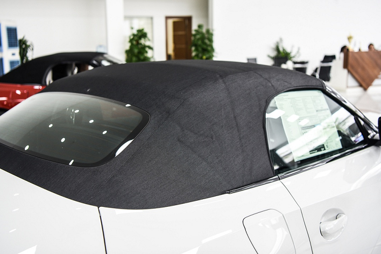 BMW Z4 đời 2020 quay trở lại sử dụng mui mềm, điều khiển điện thay cho kiểu mui cứng của thế hệ trước. 