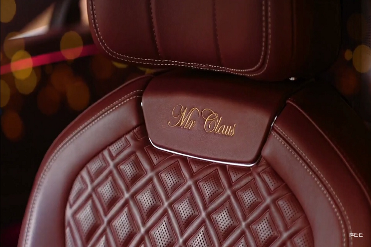 Phiên bản Bentley Flying Spur này được trang bị động cơ V8 4.0L, tăng áp kép, cho công suất 542 mã lực và mô-men xoắn 770 Nm. Chiếc xe có thể đạt 96 km/h từ vị trí đứng im trong 4 giây, trước khi chạm tốc độ tối đa 318 km/h.