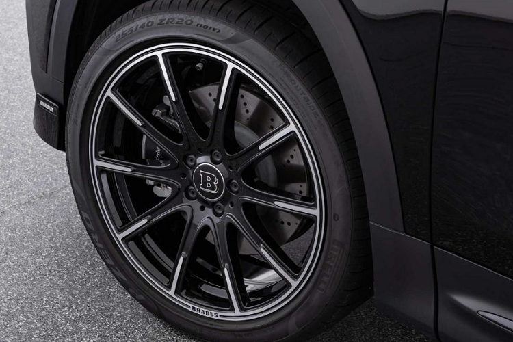 Xe được trang bị bộ mâm 10 chấu đến từ thương hiệu Brabus với ba kích thước có thể lựa chọn là 18, 19, 20 inch. Những bộ mâm này có thể được lựa chọn đi kèm với lốp Continental, Pirelli hay Yokohama.